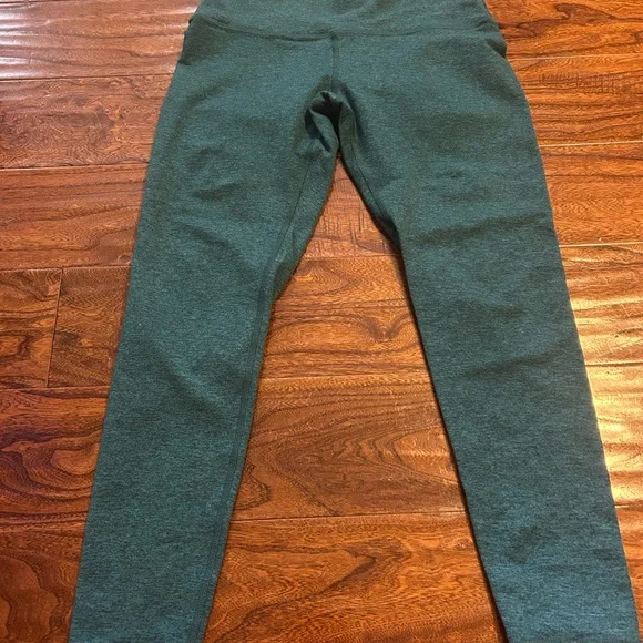 Fleo woman's size Large El Toro Bounce 25'
High waist/ athleisure / sporty - Picture 3 of 3